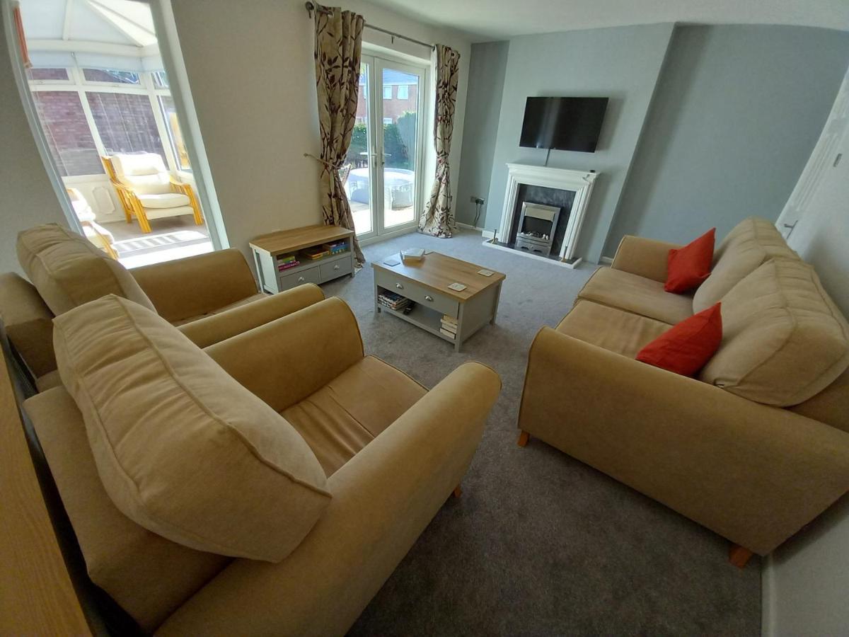 Leominster 3 Bedroom House Parking Garden Private Exterior foto