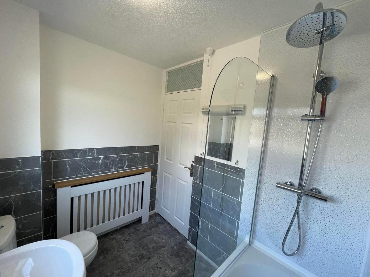 Leominster 3 Bedroom House Parking Garden Private Exterior foto
