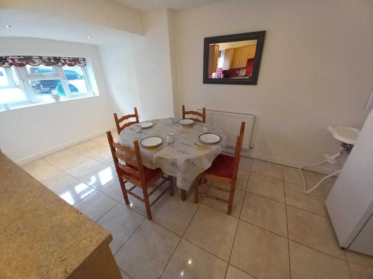 Leominster 3 Bedroom House Parking Garden Private Exterior foto